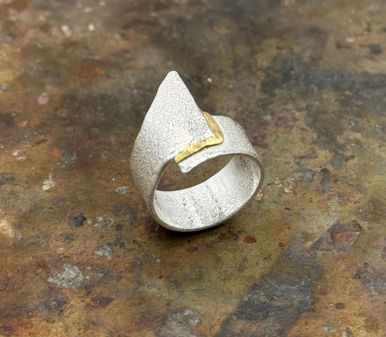 anello kintsugi a punta