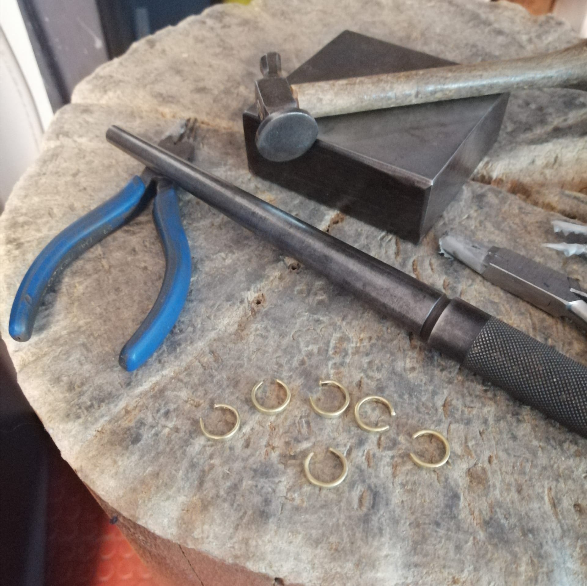 lavorazione orecchini