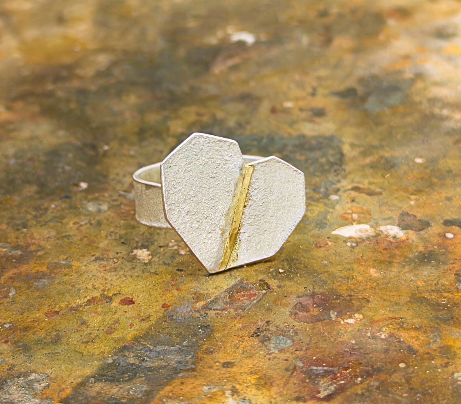 anello kintsugi a cuore