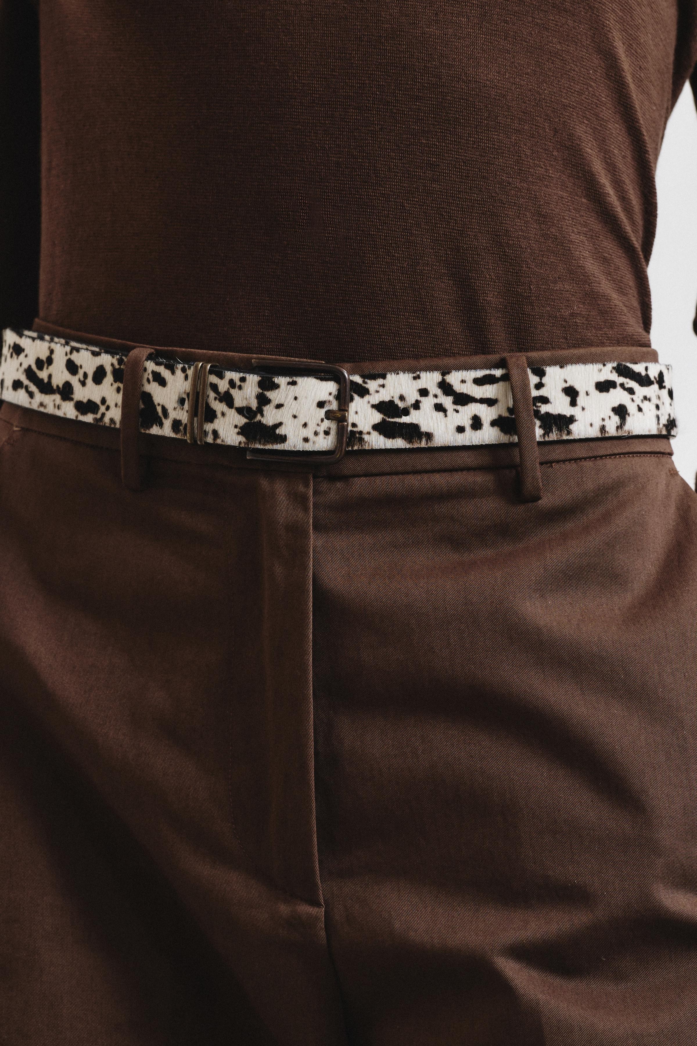 Spotted pony hair belt