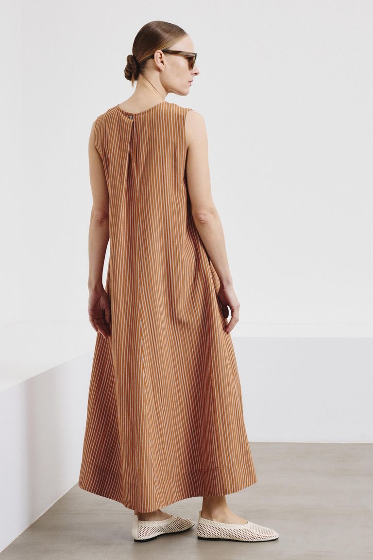 Abito in viscosa tecnica rigata