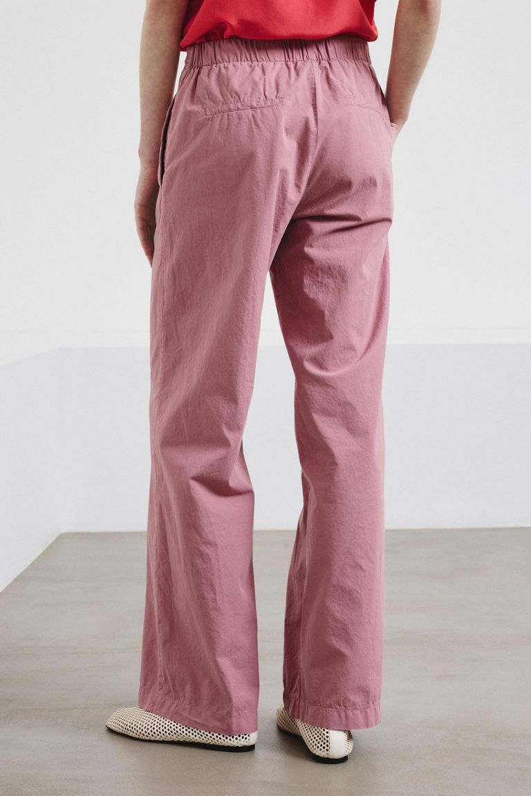 Iconic cotton gabardine trousers