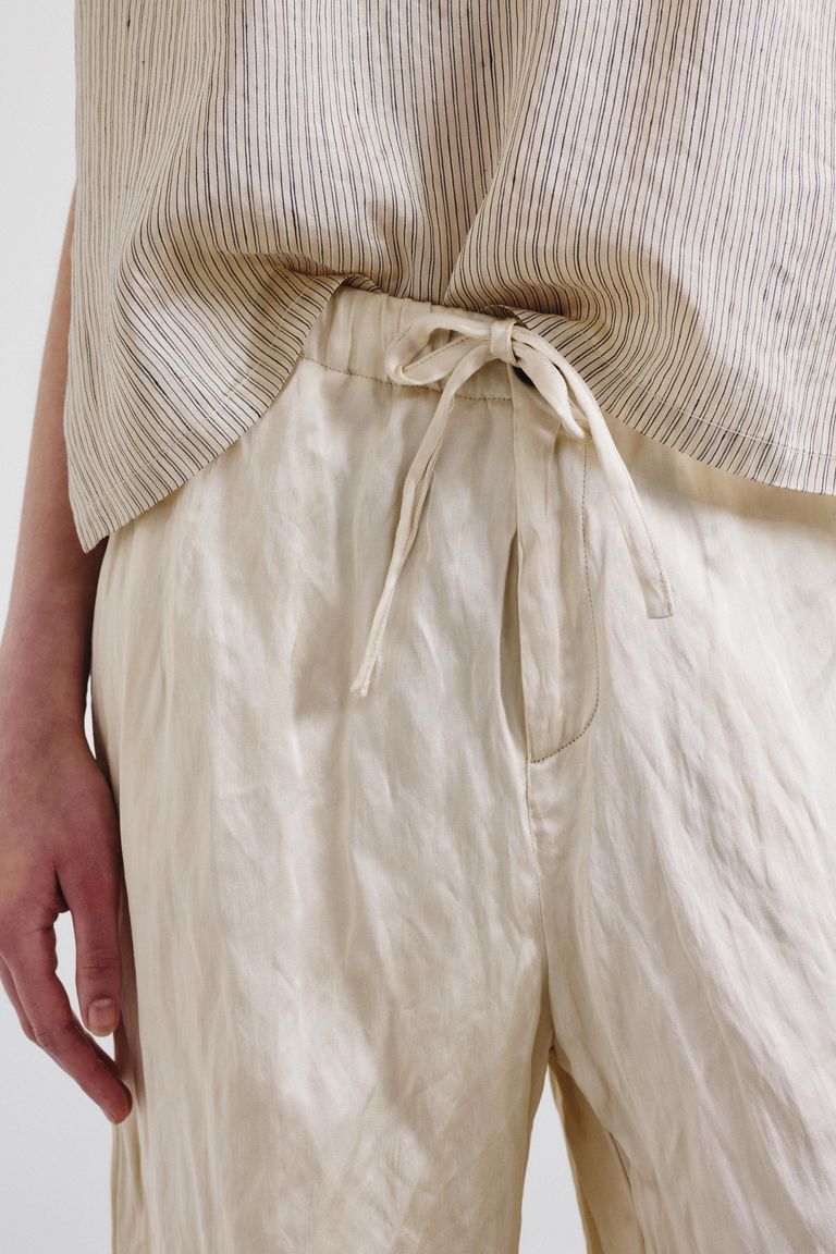 Pantalone morbido in raso di viscosa crinkled