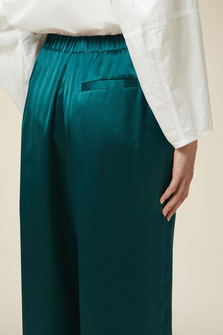 Pantalone ampio con elastico in vita