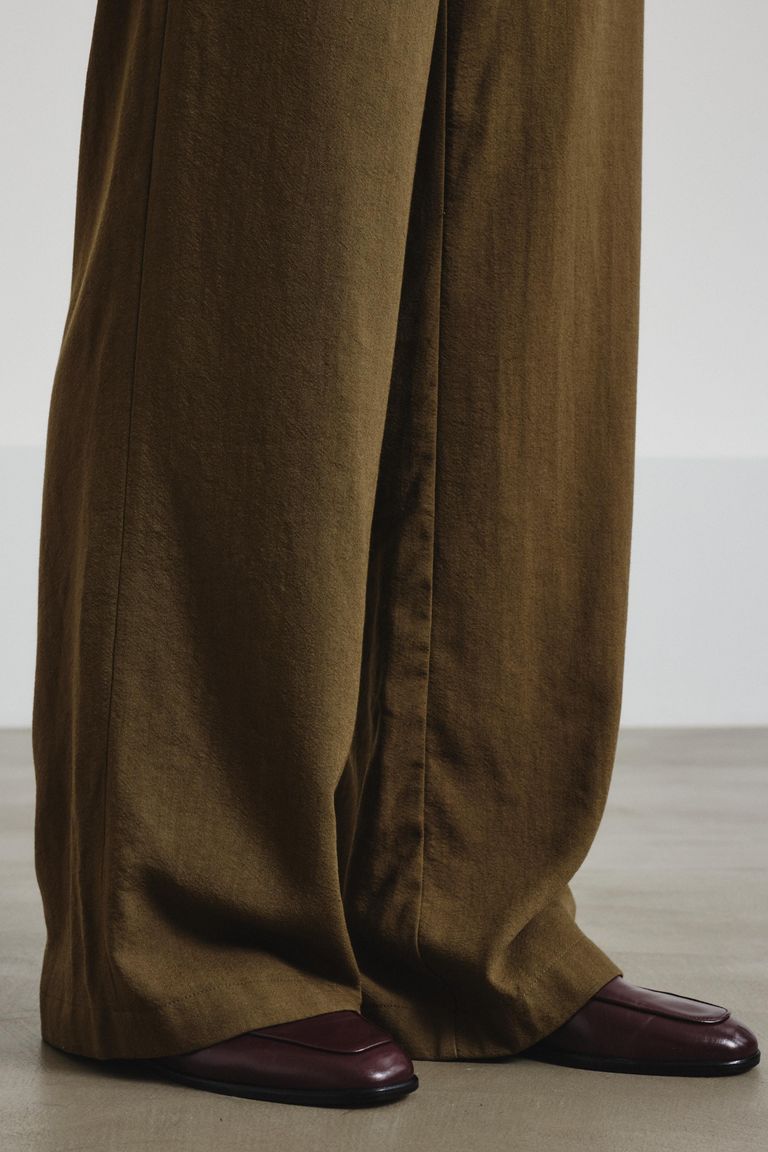 Iconic trousers in crepe flannel