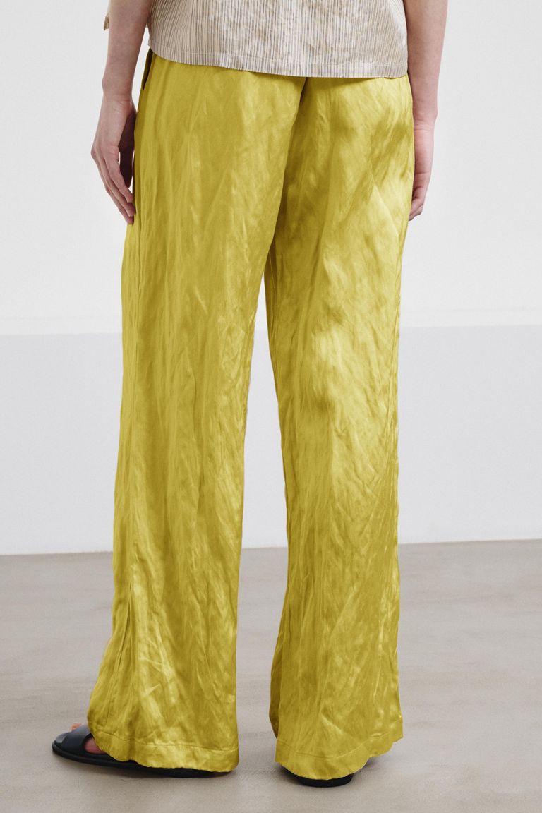 Pantalone morbido in raso di viscosa crinkled
