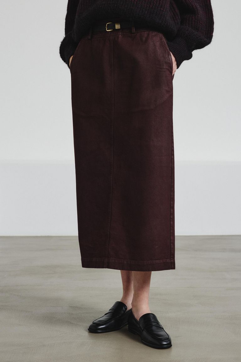 Cotton drill skirt with leather-like handfeel