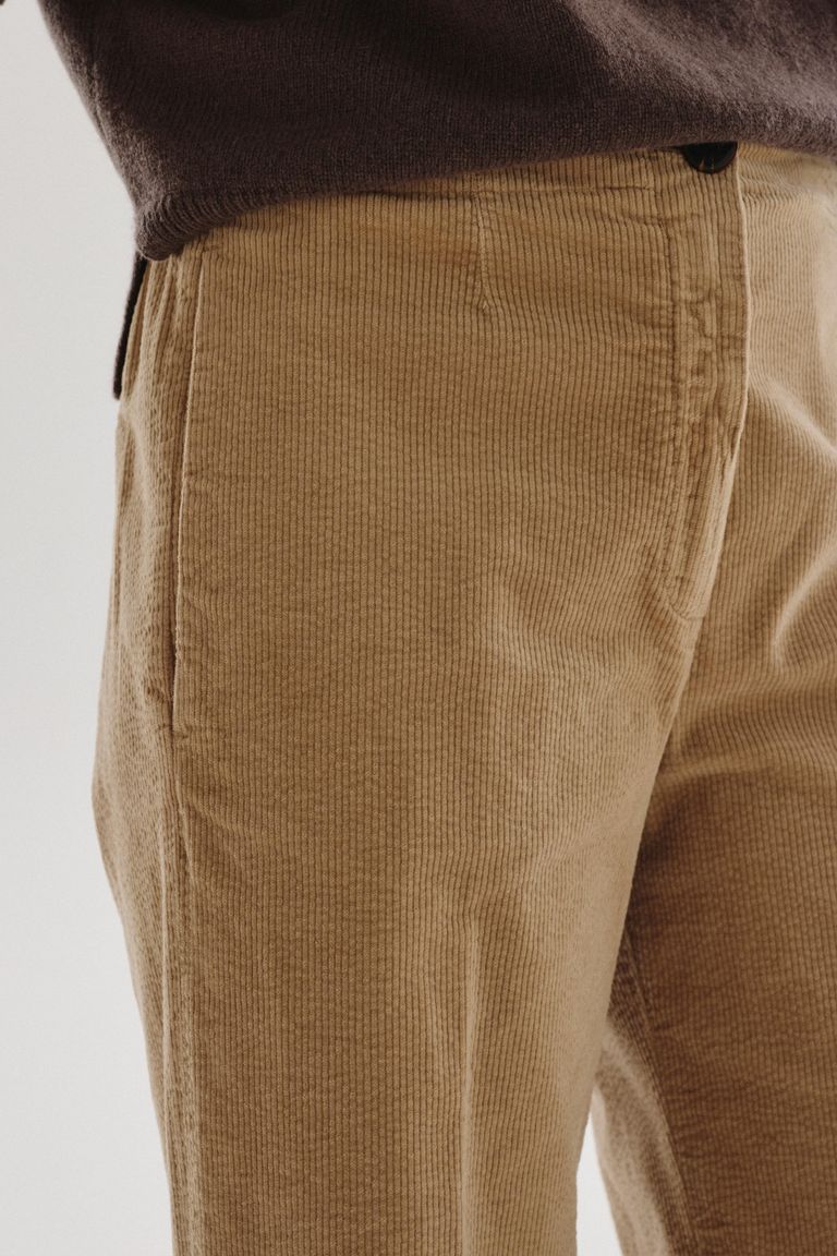 Iconic corduroy trousers sand
