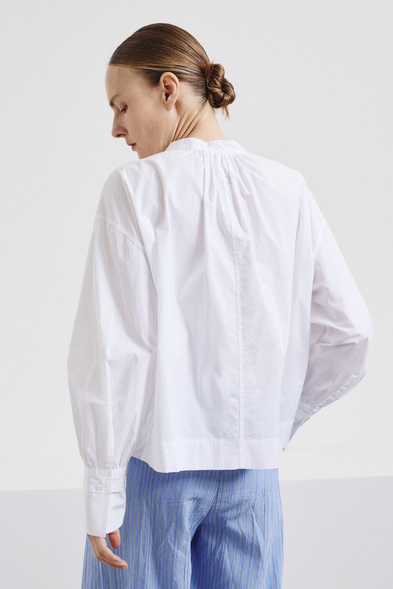 Chemise en popeline de coton blanc optique
