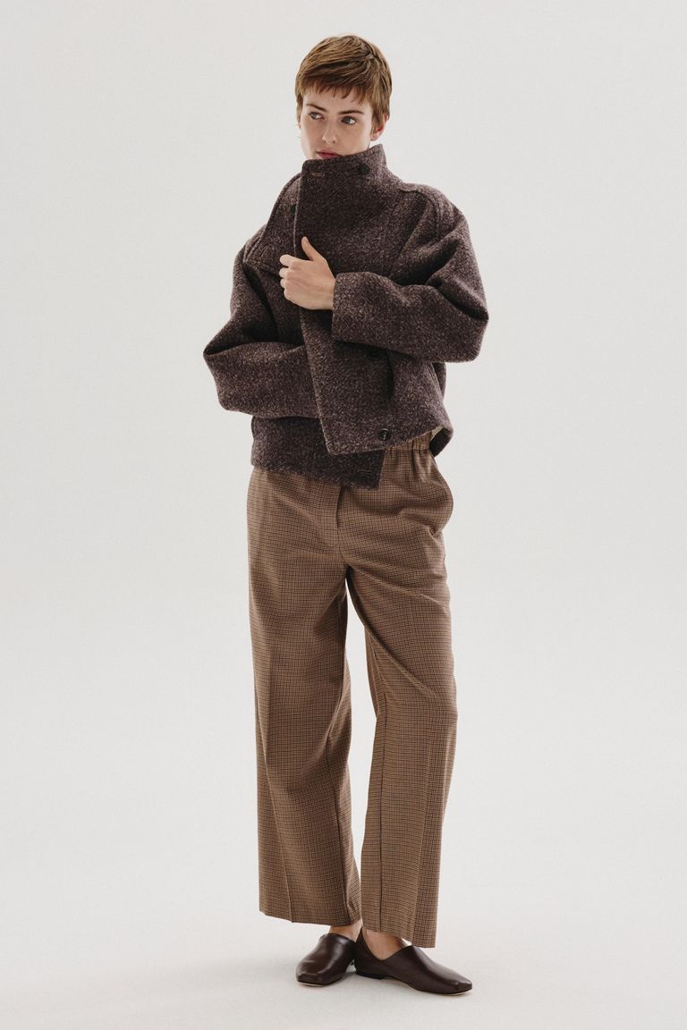 Elasticated-waist trousers in houndstooth flannel gianduia