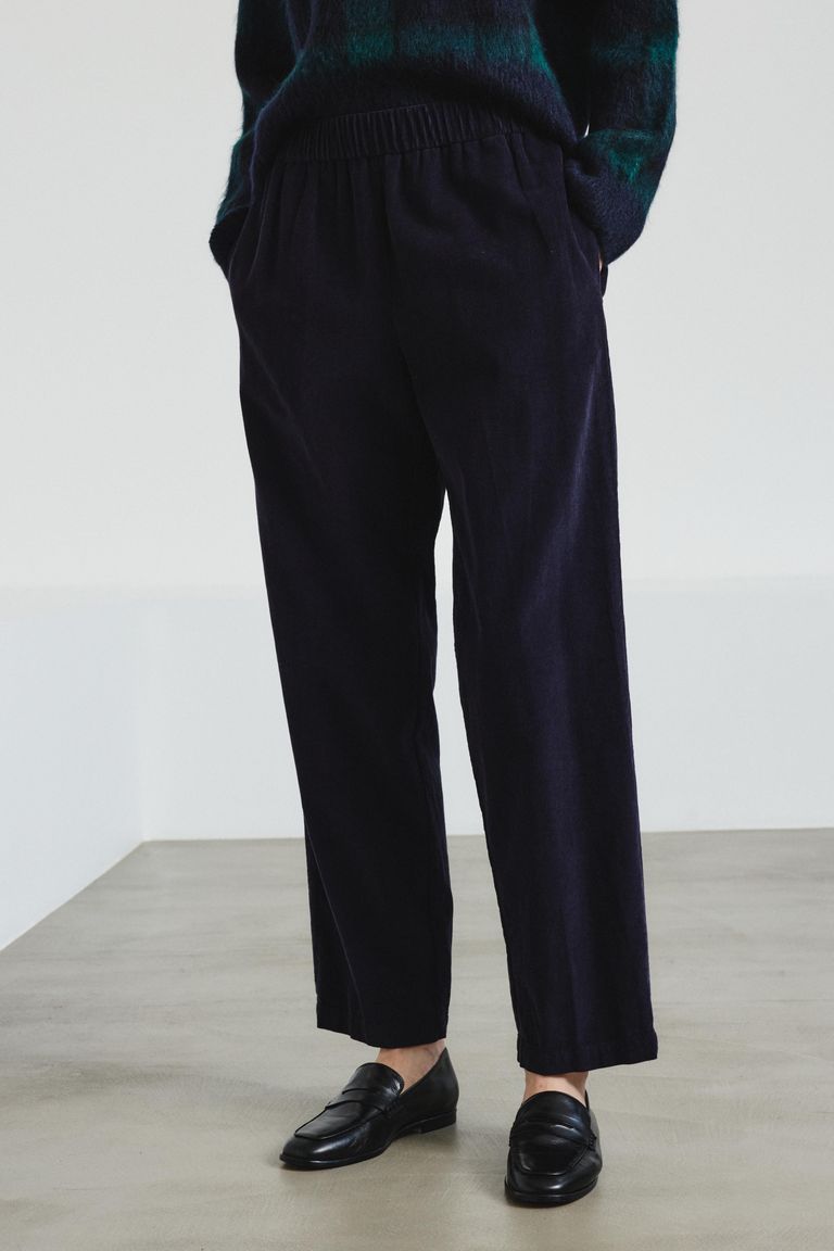 Jogging trousers in fine-wale corduroy