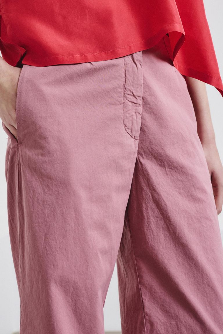 Iconic cotton gabardine trousers