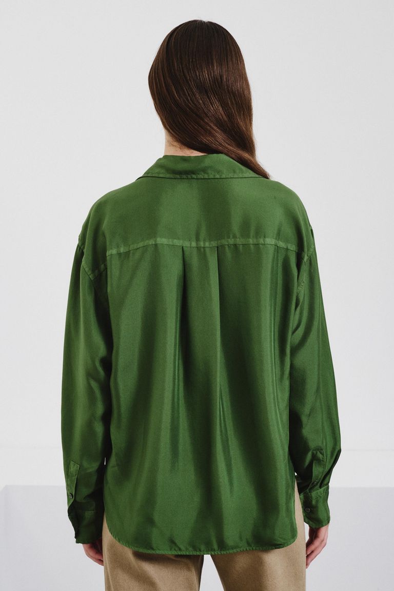 Chemise en twill de soie col V