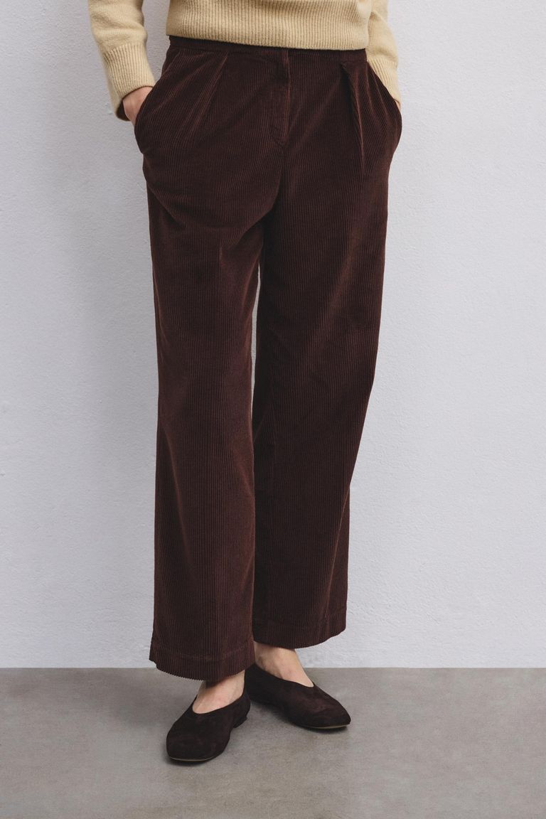 Corduroy trousers with pleats