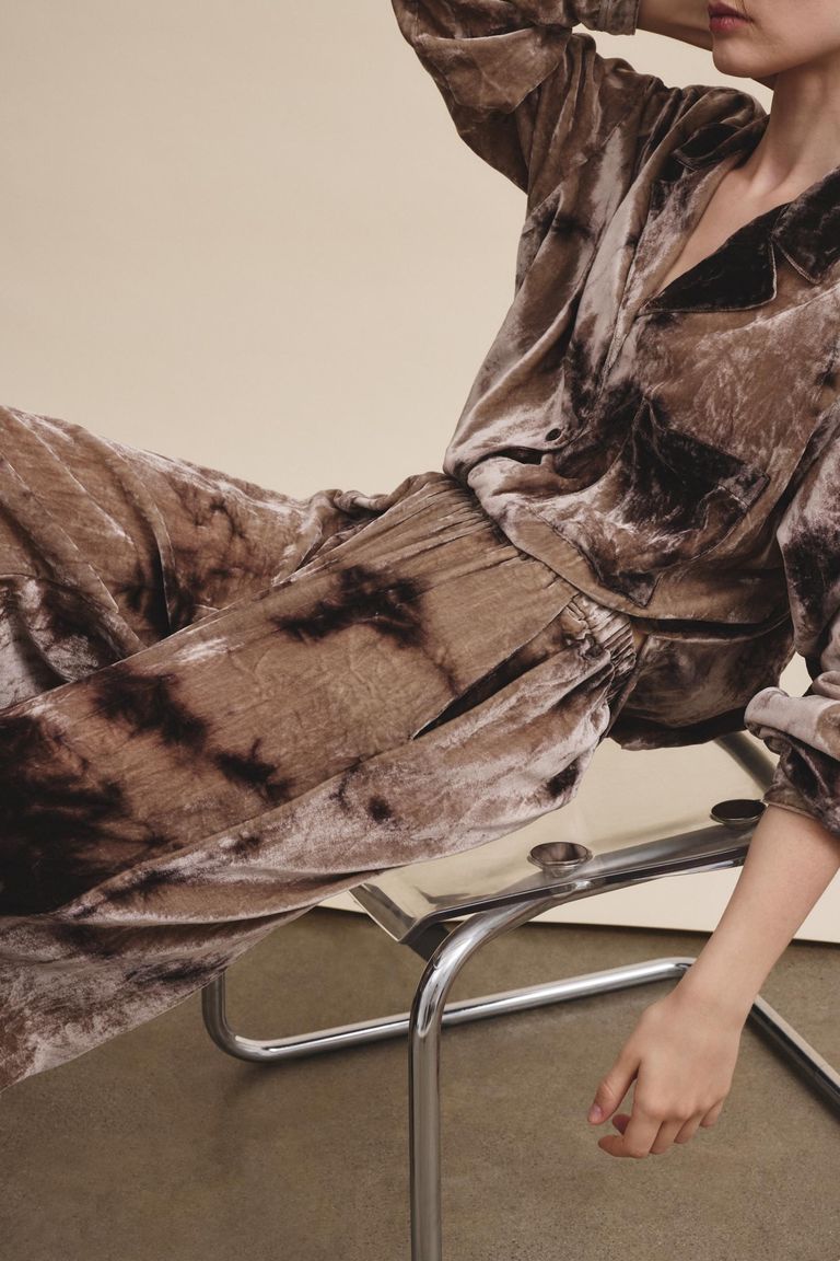 Pantalone fluido in velluto maltinto