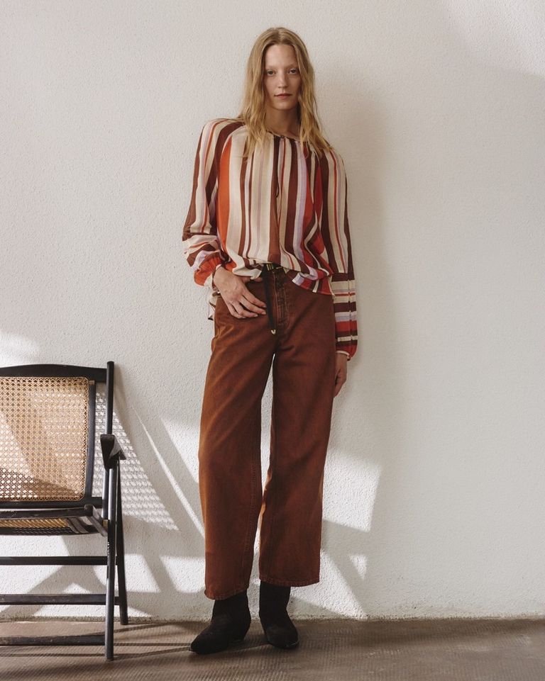 Add stripes for a subtle dialogue of shapes and tones.

Available in boutique at 26 rue Saint Sulpice, Paris and online at pomandere.com

#POMANDÈRE #SS26