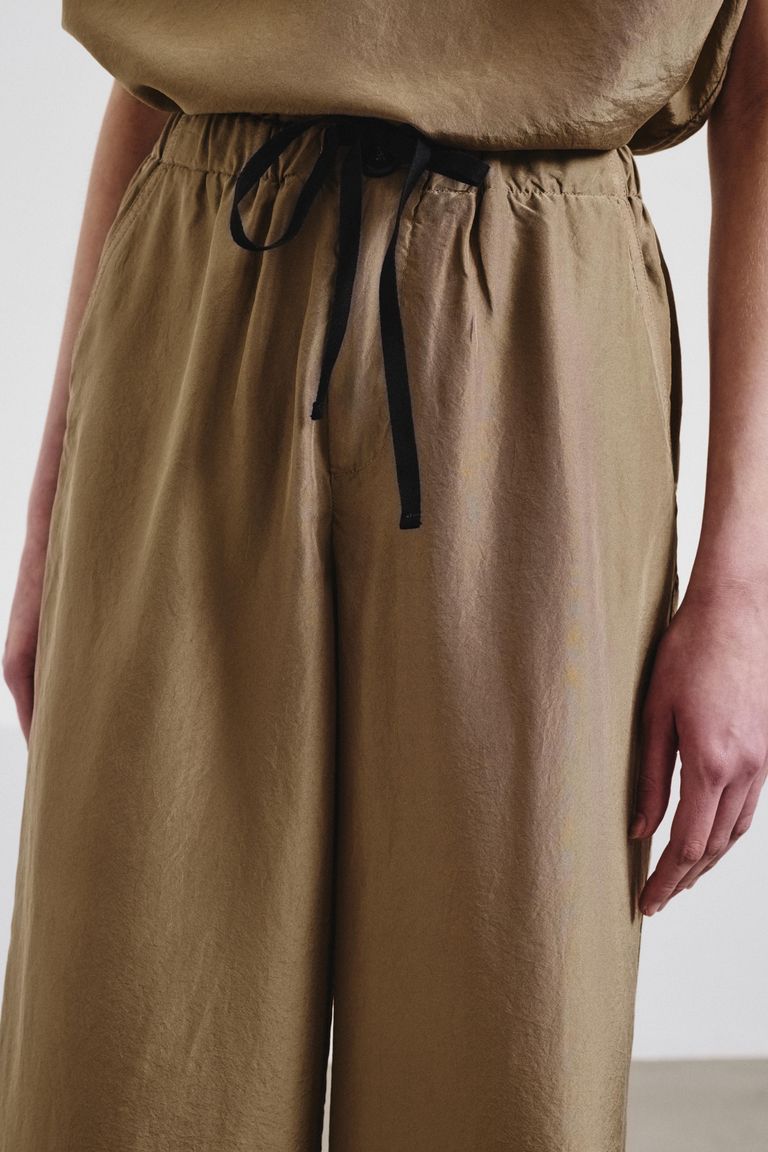 Trousers in silk habutai