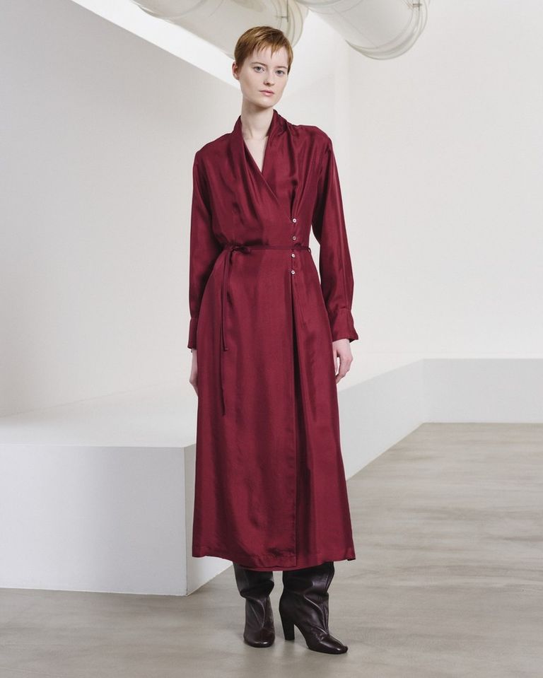 Discover the Winter Collection through Burgundy: a deep, refined shade that defines the season. 

#POMANDÈRE #FW26
