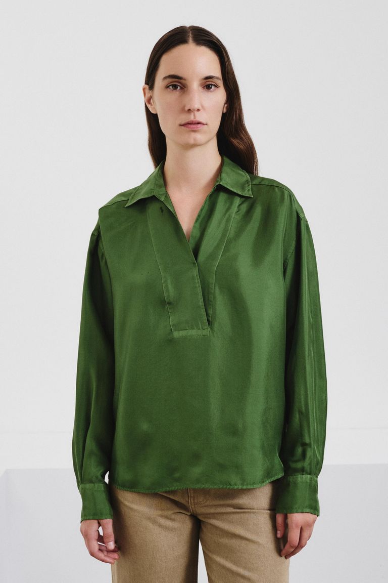 Chemise en twill de soie col V