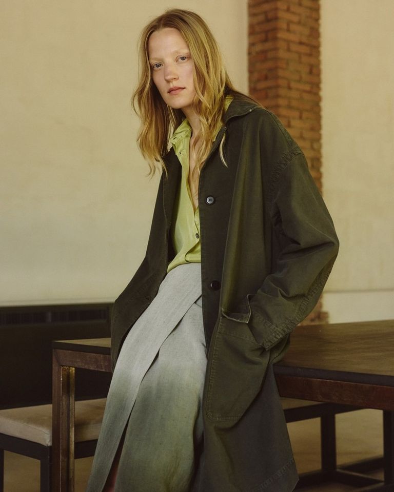 The dégradé dye makes each piece one of a kind.
Craftsmanship is our identity. 

Available in boutique at 26 rue Saint Sulpice, Paris and online at pomandere.com

#POMANDÈRE #SS26