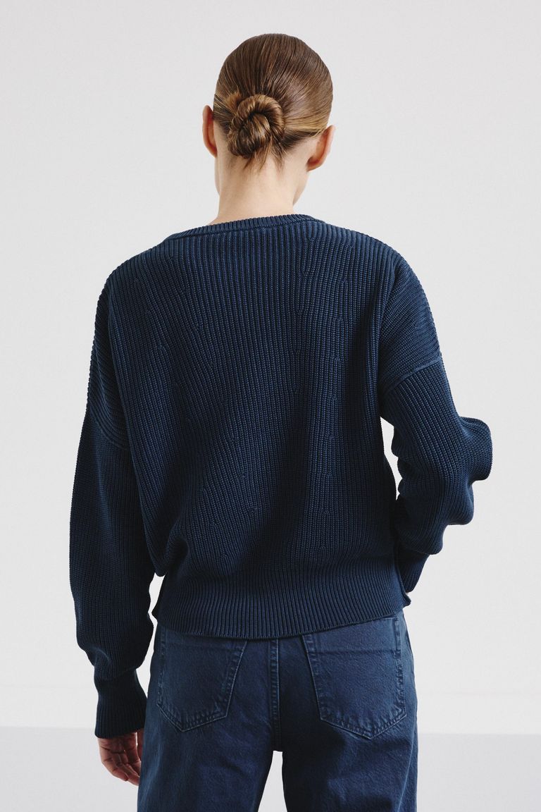 Crew-neck cotton knit with mineral treatment