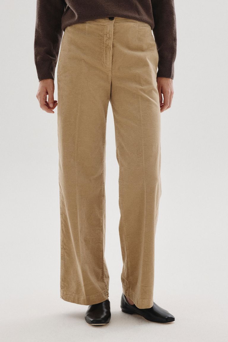 Iconic corduroy trousers sand