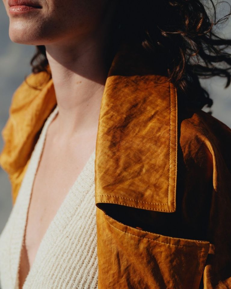 Soft to the touch, rich in character. Natural fibres designed to move with you.

#POMANDÈRE #SS26