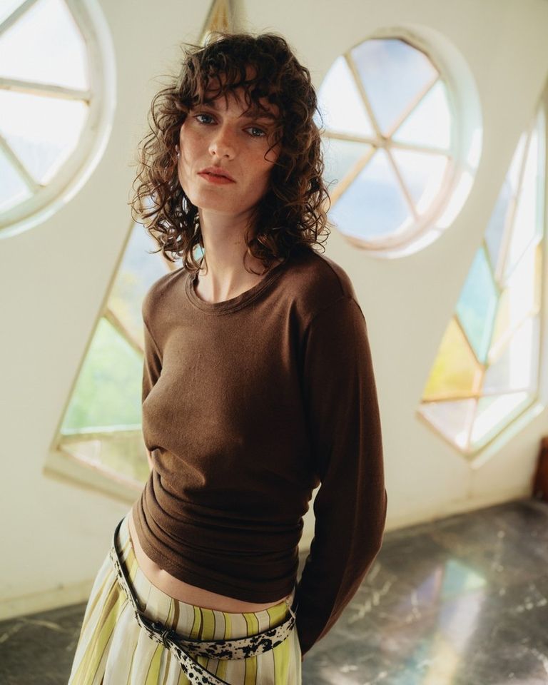 Long-sleeve T-shirt in linen and cotton jersey
Available in boutique at 26 rue Saint Sulpice, Paris and online at pomandere.com

#POMANDÈRE #SS26
