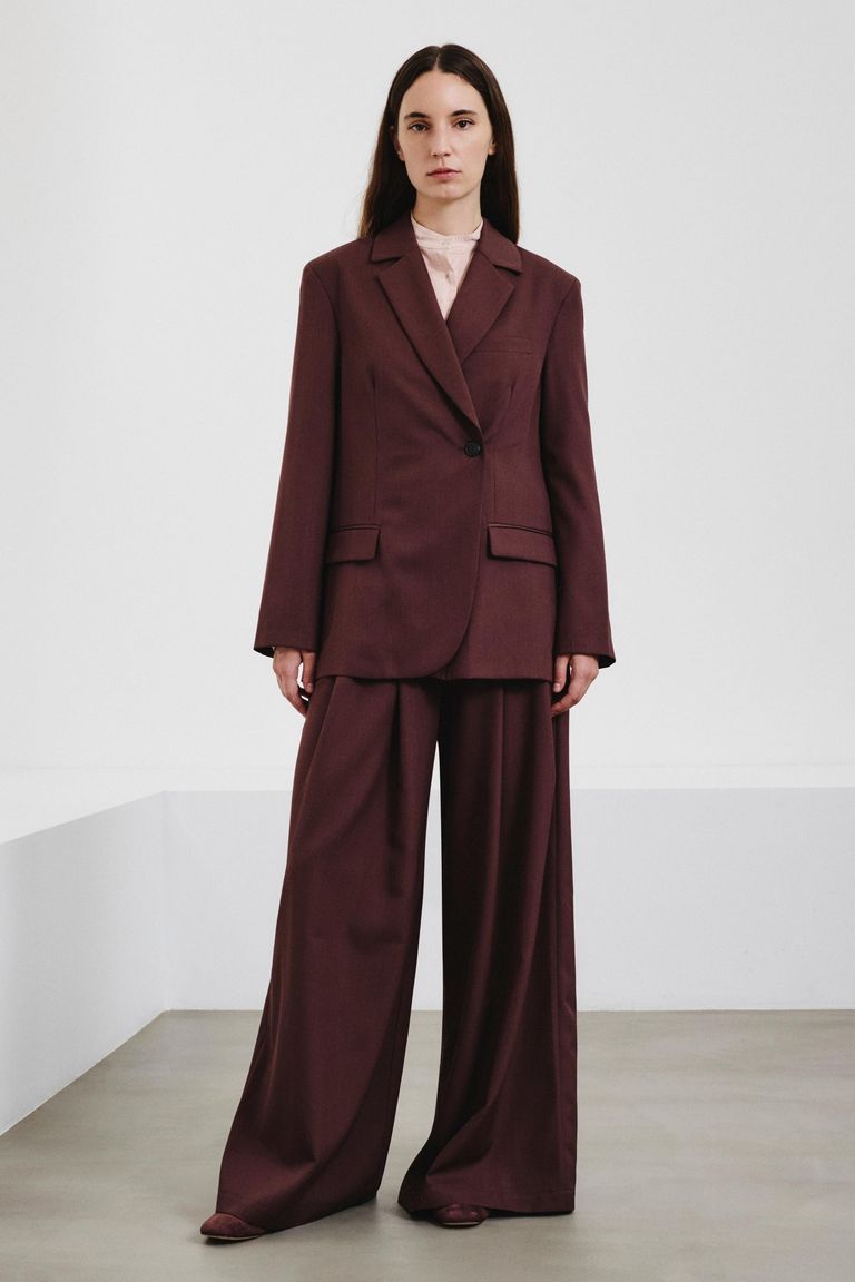 Pantalon large en gabardine de laine technique mauve