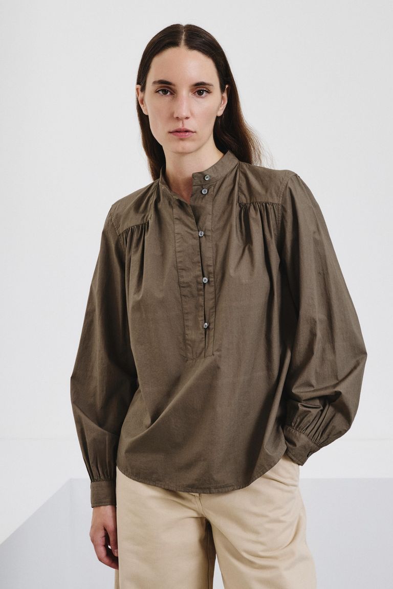 Chemise en popeline de coton avec patte polo kaki