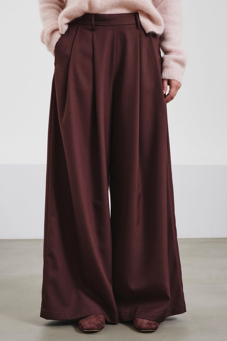 Pantalon large en gabardine de laine technique mauve