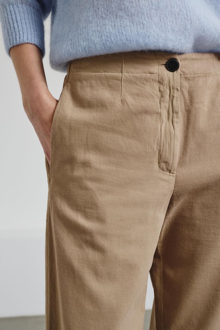 Iconic trousers in brushed drill