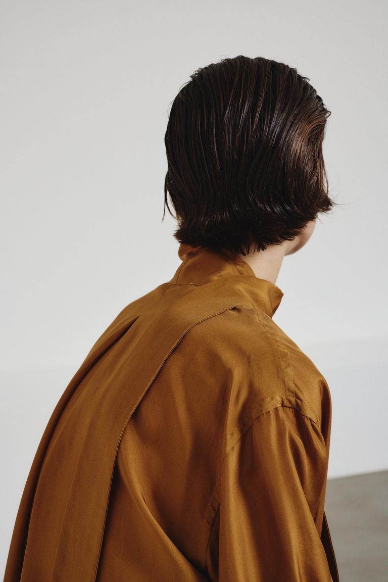 Shirt with scarf in silk habutai