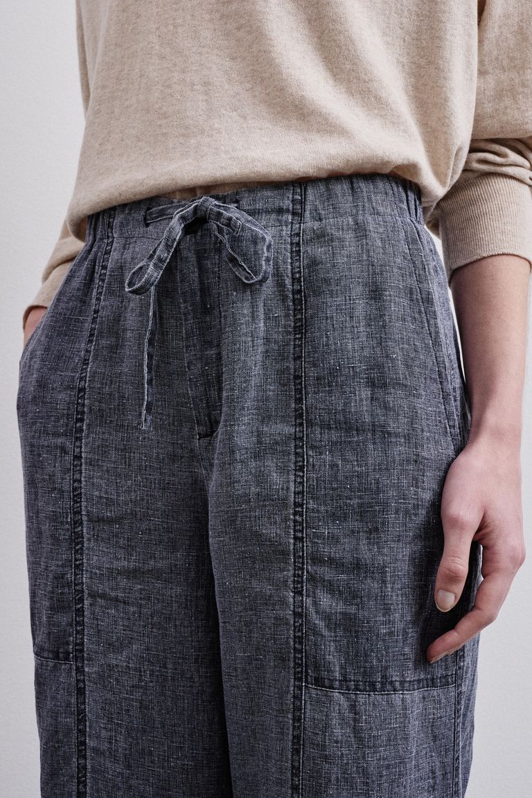 Safari trousers in washed gauze.