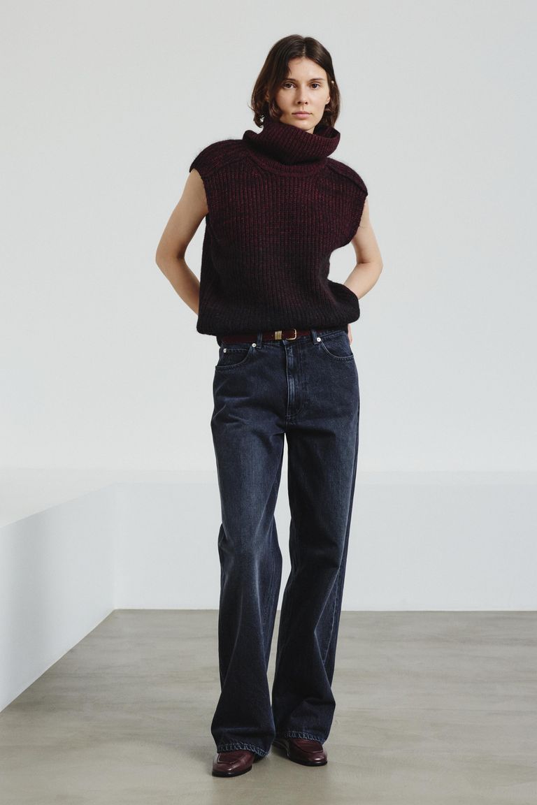 Sleeveless turtleneck in gradient English rib knit
