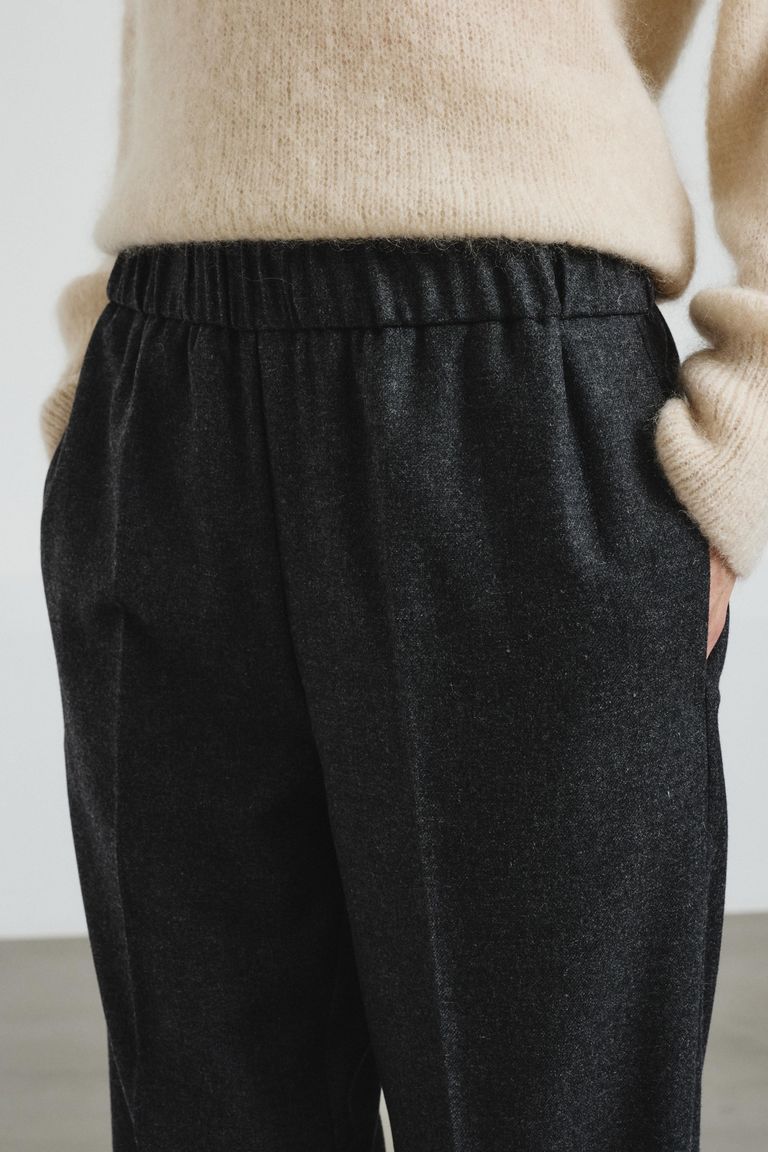 Jogging trousers in viscose and wool flannel