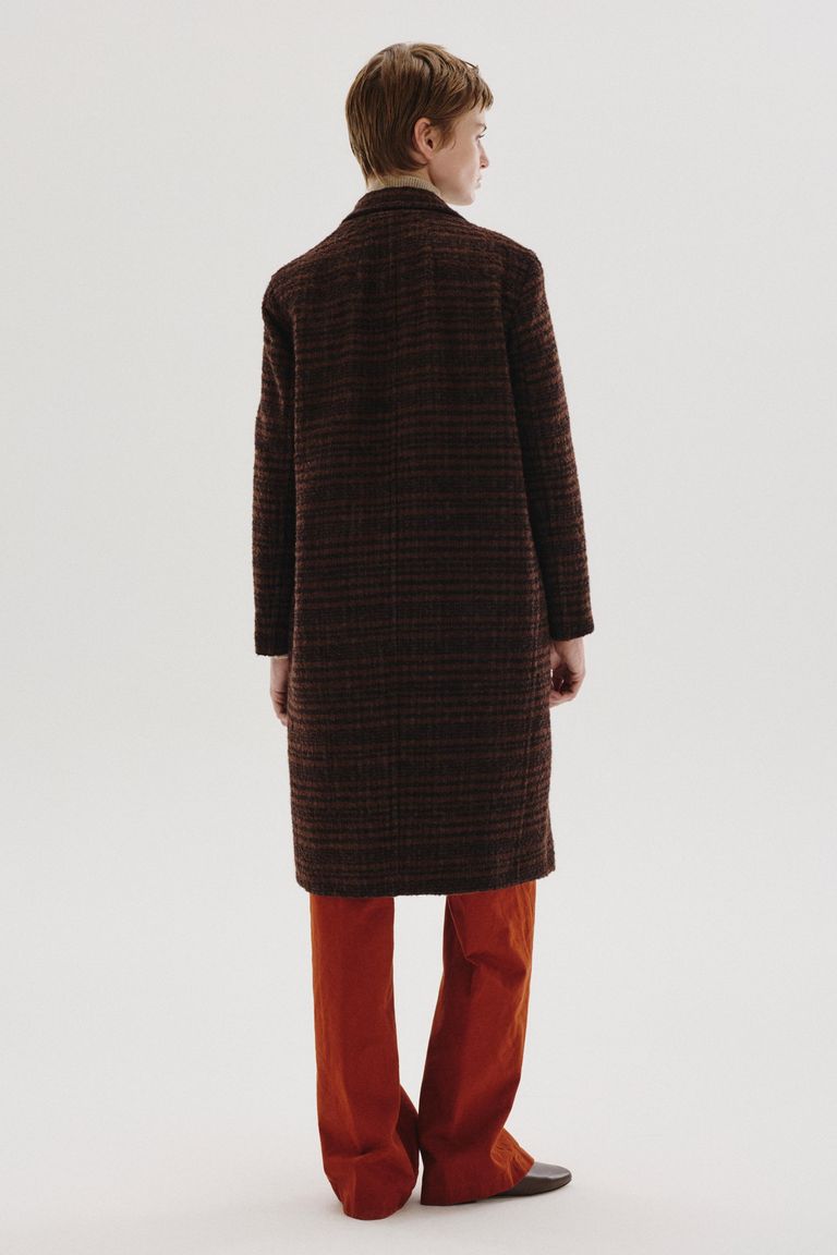 Manteau en drap de laine bouclée rayé