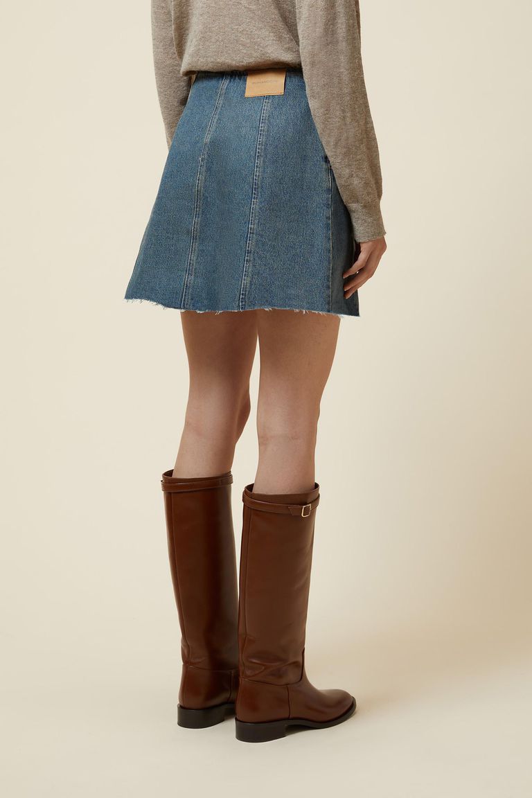 Minigonna con abbottonatura centrale