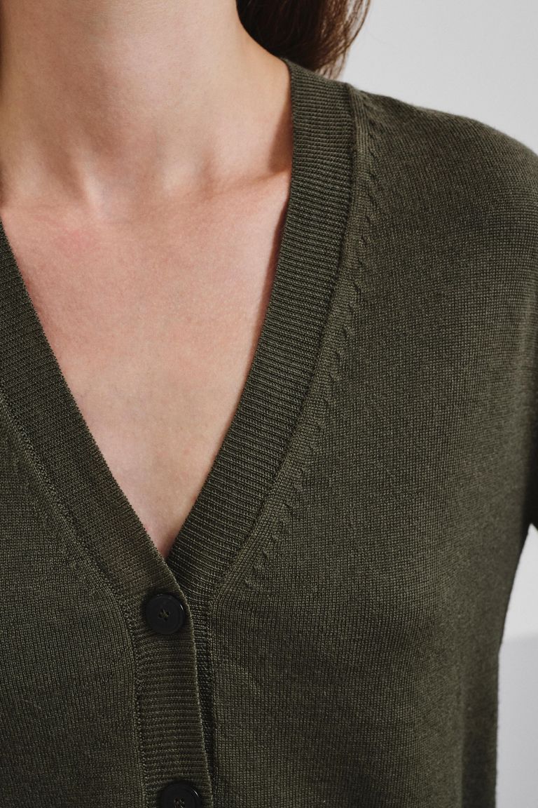 Cardigan in maglia di lana rasata militare