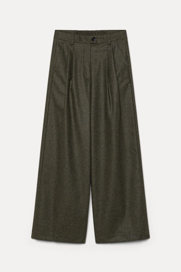 Tailored trousers in micro houndstooth pattern