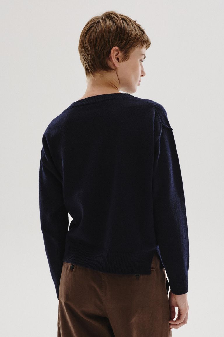 Girocollo in maglia rasata di lana e cashmere notte