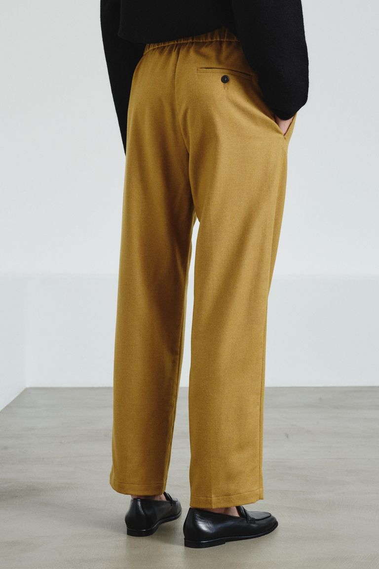 Jogging trousers in viscose and wool flannel