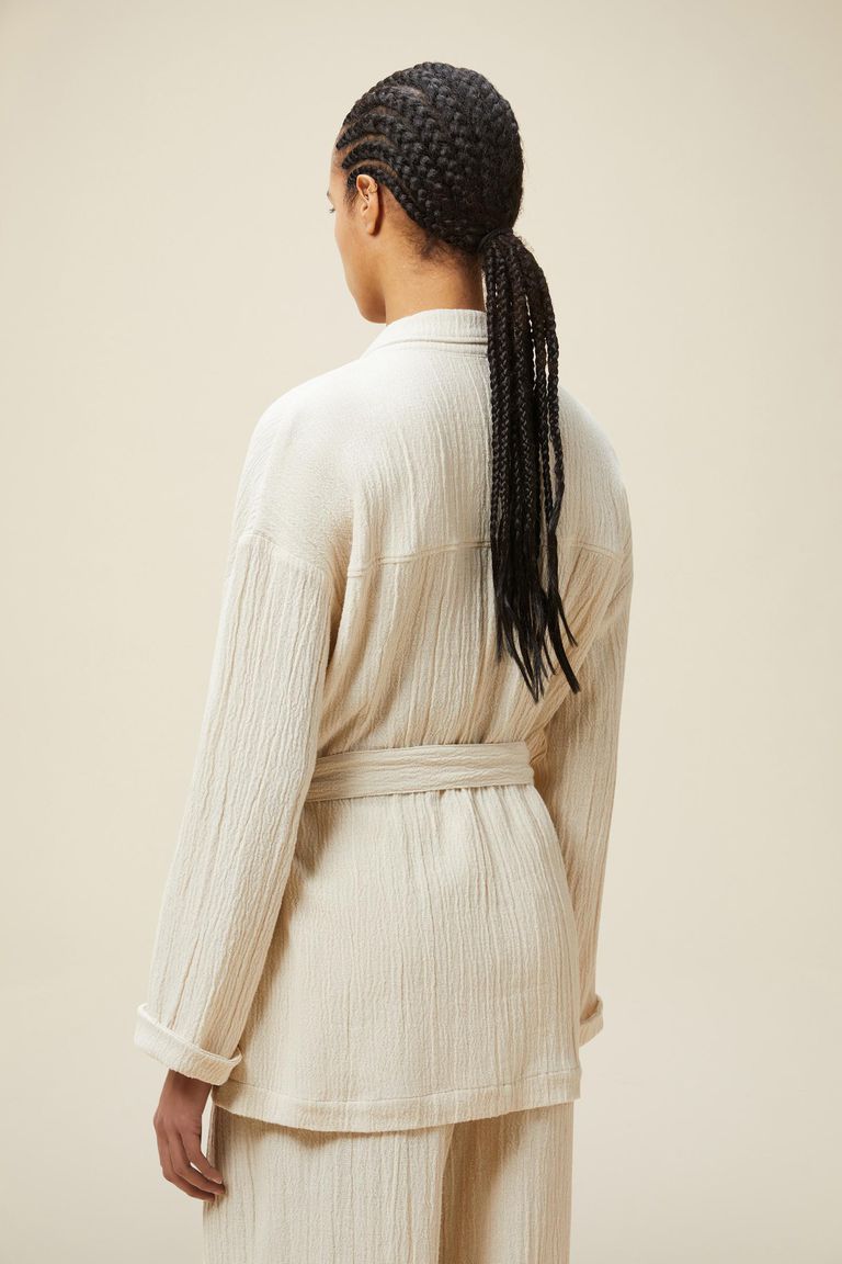 Veste avec ceinture en gaze gaufrée perle
