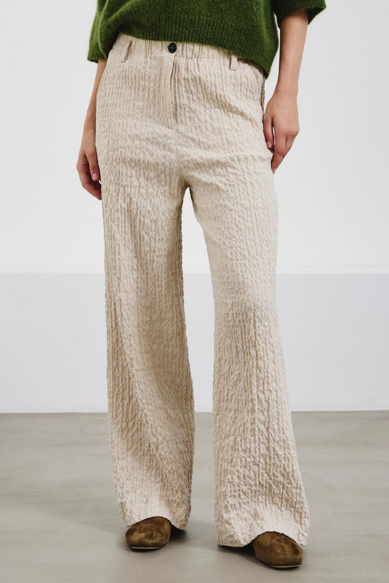 Trousers in embossed micro-herringbone cotton ivory