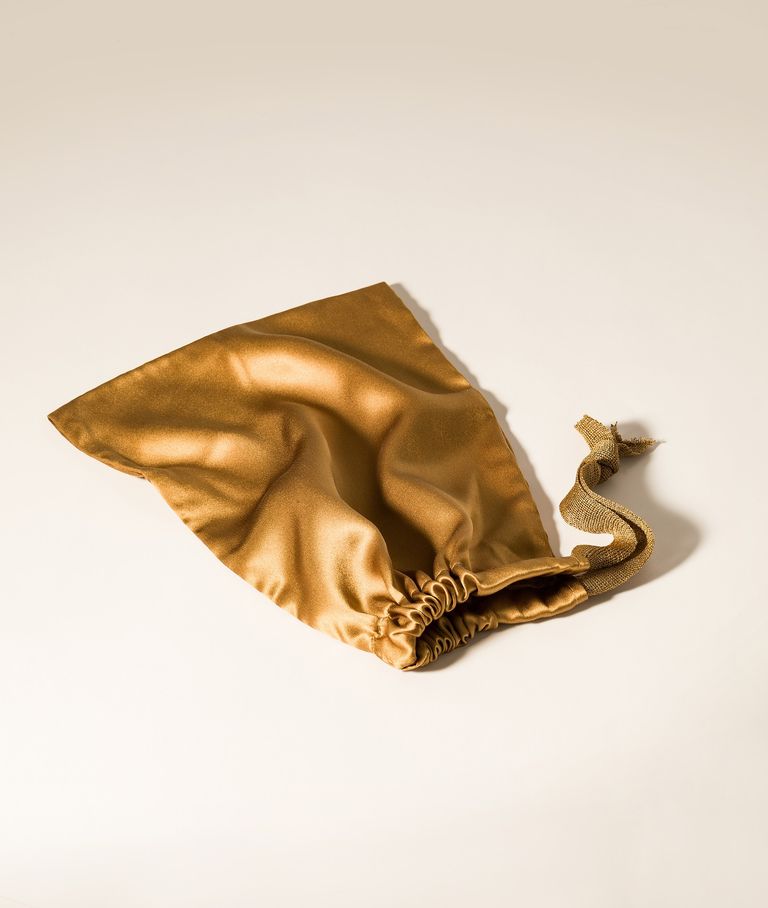 Necklace with natural pearl