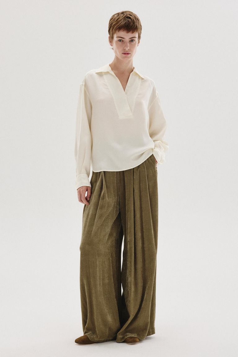 Pantalon large en velours côtelé fluide argile