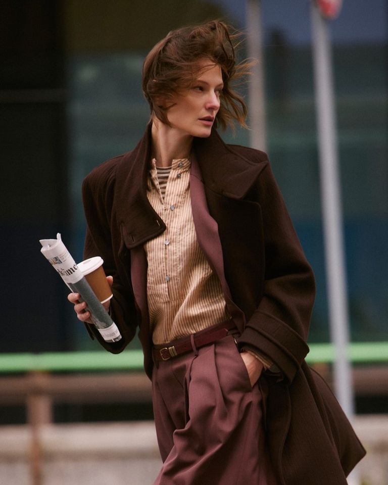 In burgundy, tailoring reveals its most authentic form. 

Available in boutique at 26 rue Saint Sulpice, Paris and online at pomandere.com

#POMANDÈRE #FW26