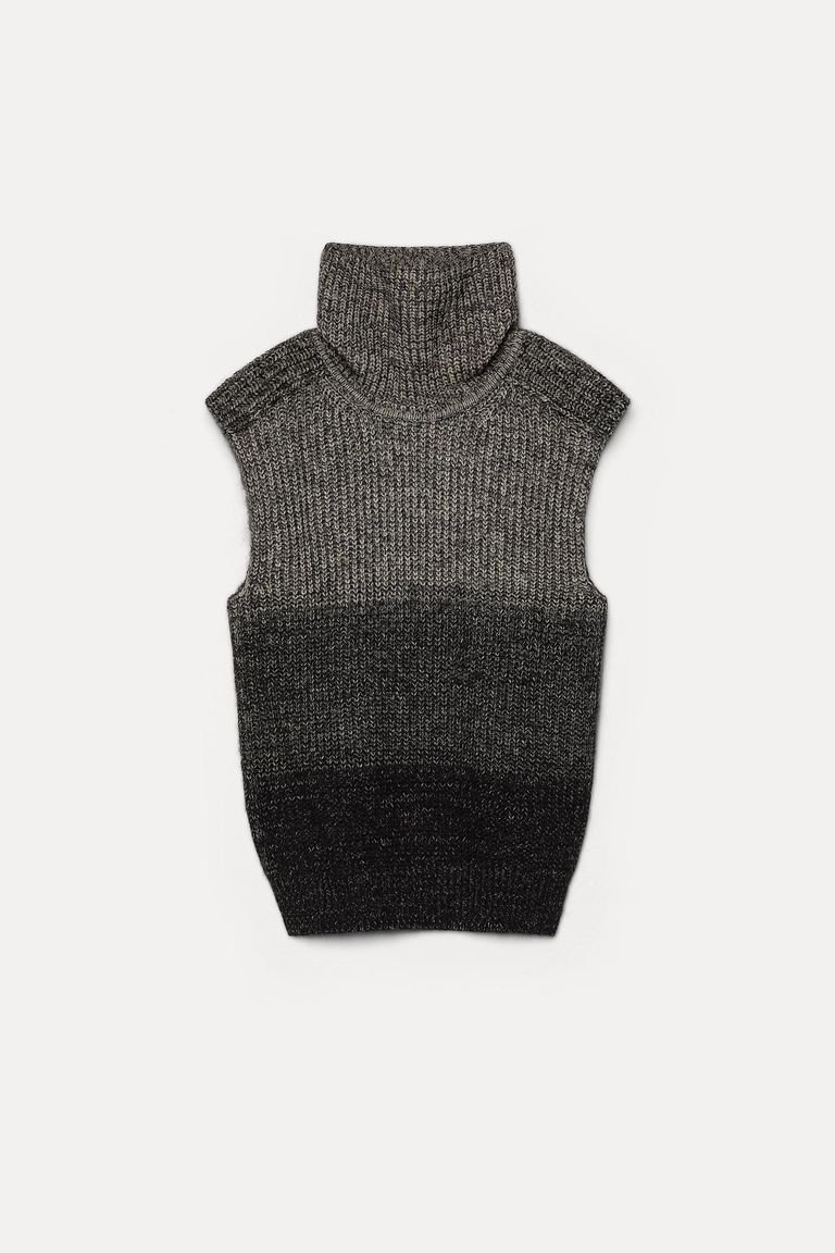 Sleeveless turtleneck in gradient English rib knit