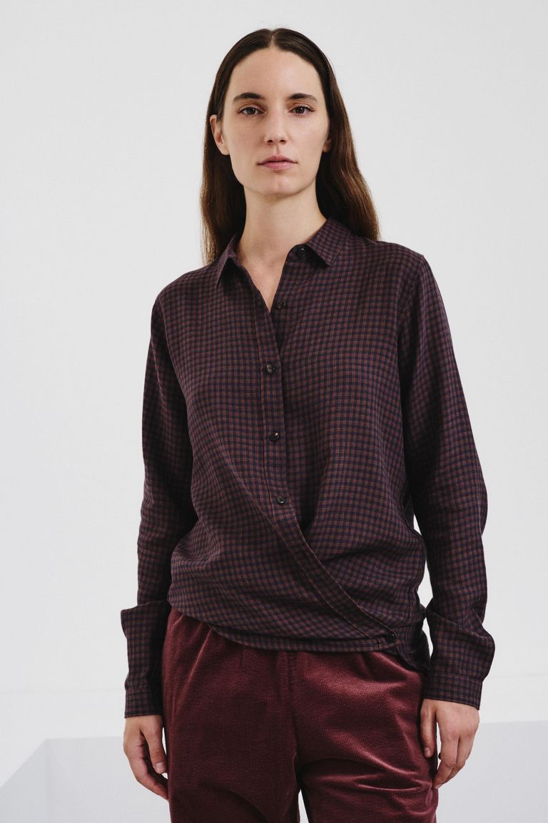 Side-buttoned shirt in gingham flannel night blue