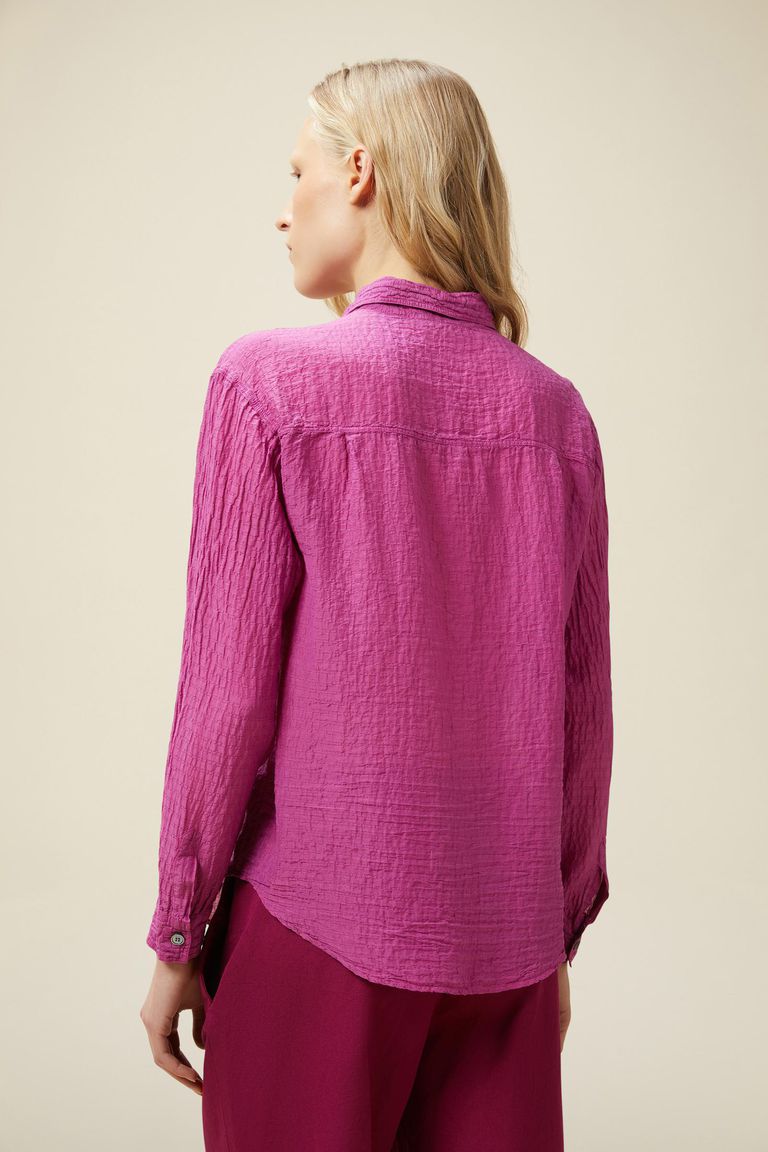 Shirt in embossed voile raspberry